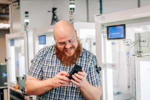 Philip Bean examines 3D printed Gyroid part